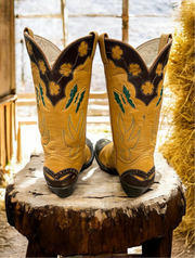 Women’s Size 9.5 M - 60’s Era Hyer By Tony Lama Cowboy Western Boots Butterfly Inlays