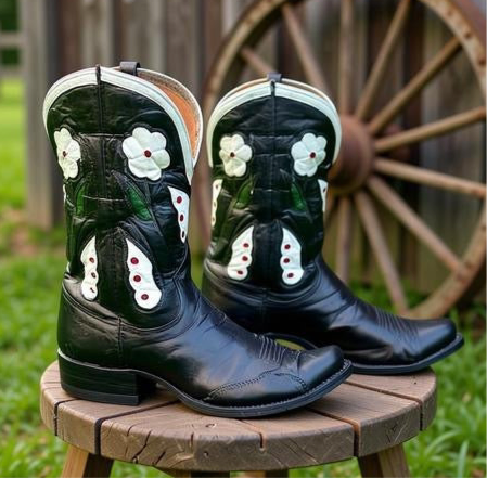 1950s • Border-Boot Style • “Butterfly & Dogwood” Inlay Showboots • Women’s 9