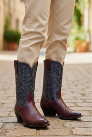 1950s • Unknown Maker • “Starleaf” Two-Tone Western Boots • Women’s 6.5 M